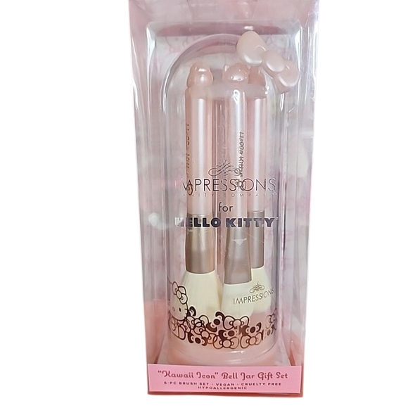 Impressions Vanity Co. Sanrio Hello Kitty Kawaii Icon 6-Piece Makeup Brush Set - Picture 4 of 5